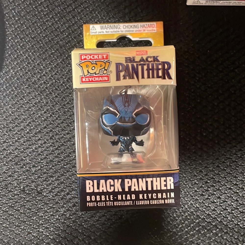 FUNKO POP KEYCHAIN BLACK PANTHER